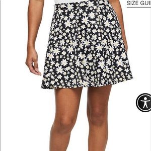 Ivory Ella DAISY RUFFLE SKIRT size: Small